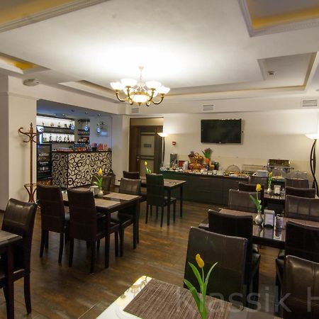 Klassik Hotel Chisinau Exterior photo