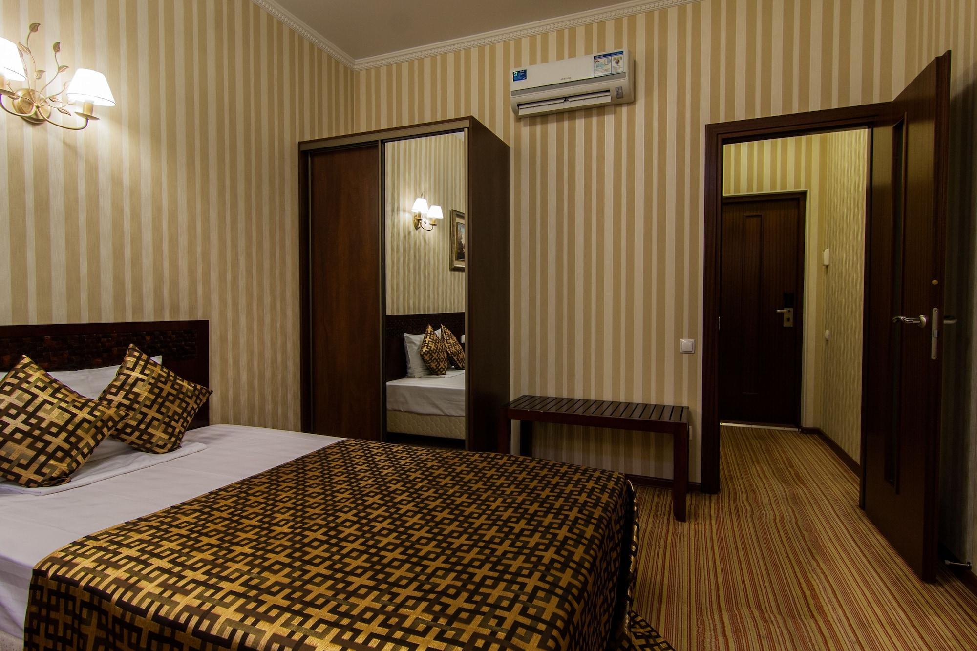 Klassik Hotel Chisinau Exterior photo