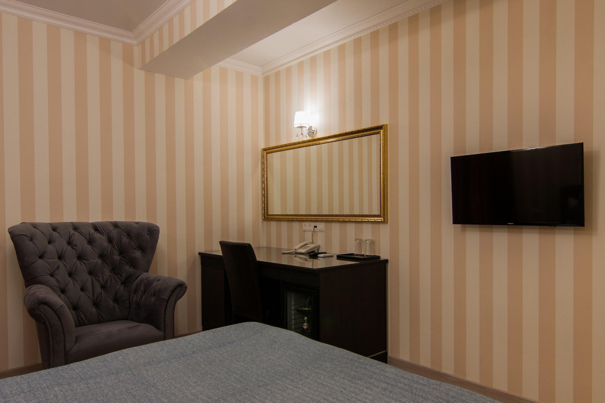Klassik Hotel Chisinau Exterior photo