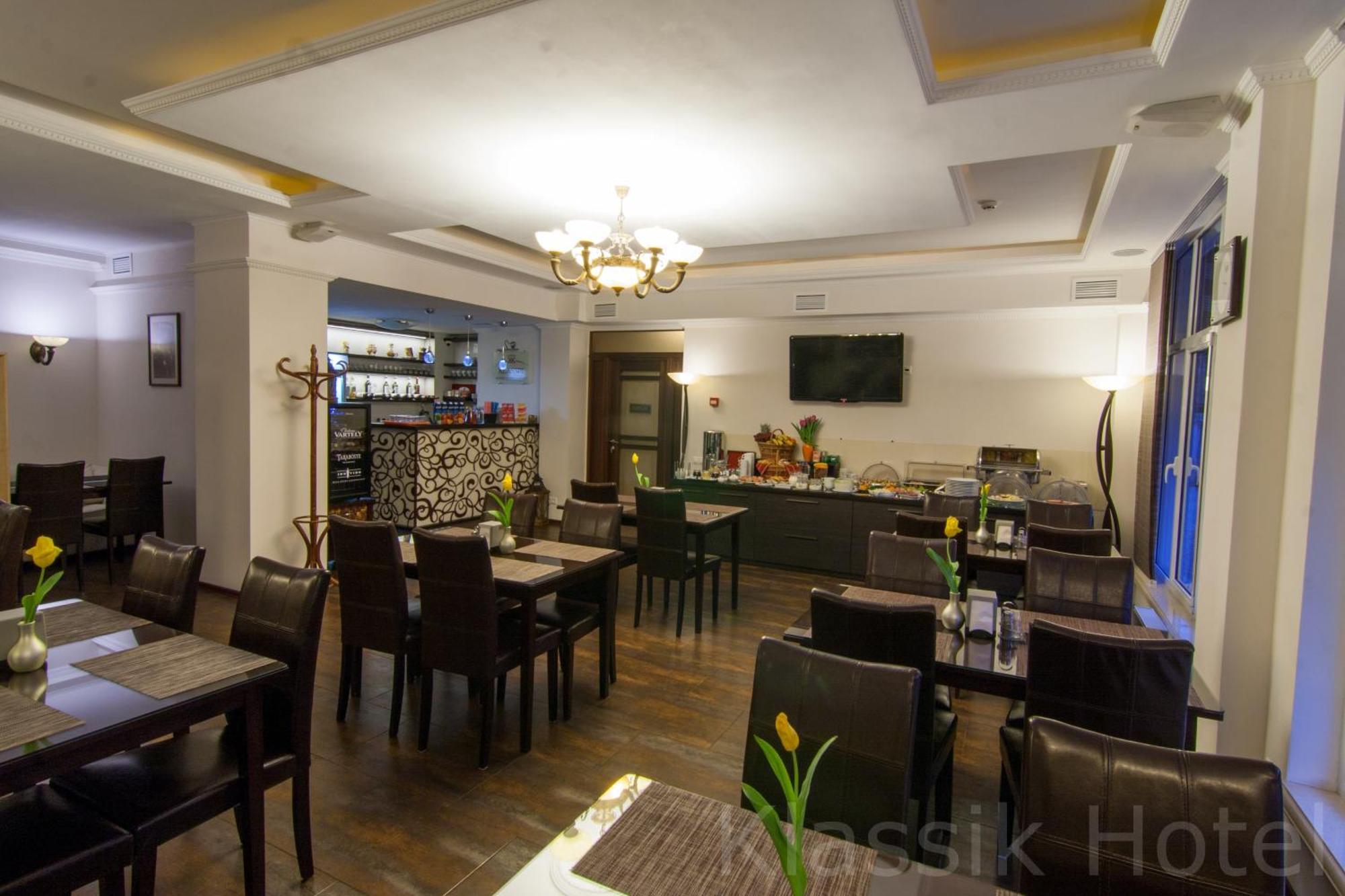 Klassik Hotel Chisinau Exterior photo