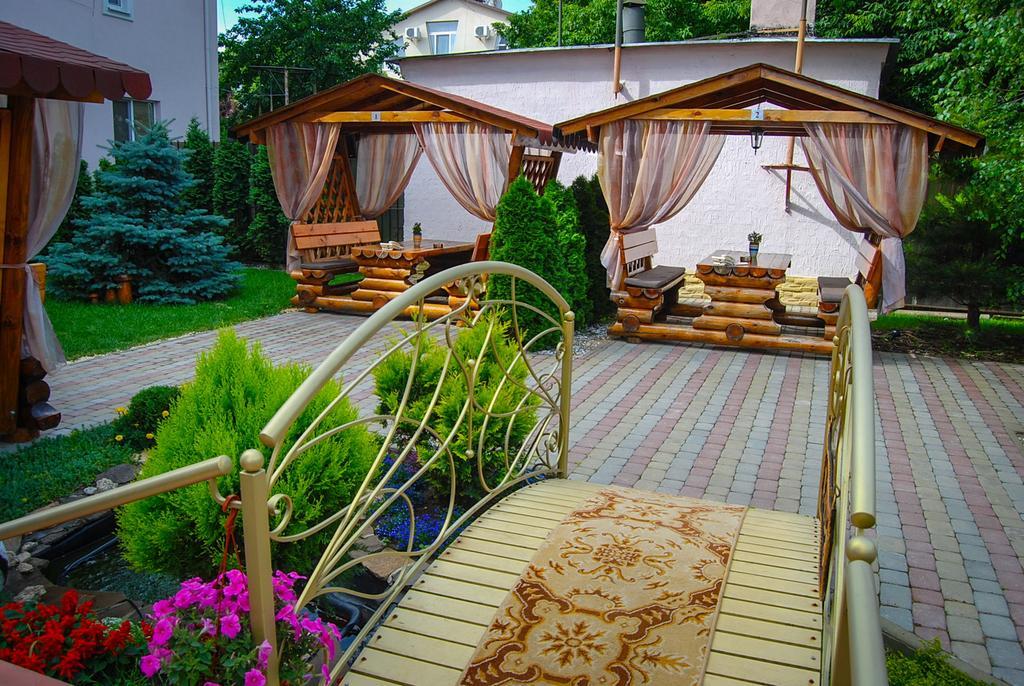 Klassik Hotel Chisinau Exterior photo